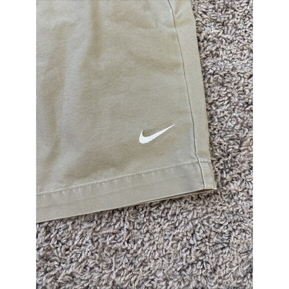 NWT Men's Size 28 Nike Life Pleated Chino At Knee Shorts Khaki Loose DX0643-247 - Picture 2 of 9